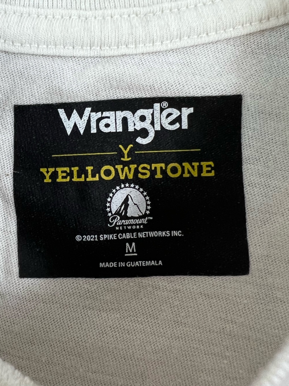 Women’s Wrangler Yellowstone Dutton Ranch White Shirt Meidum - Picture 3 of 6